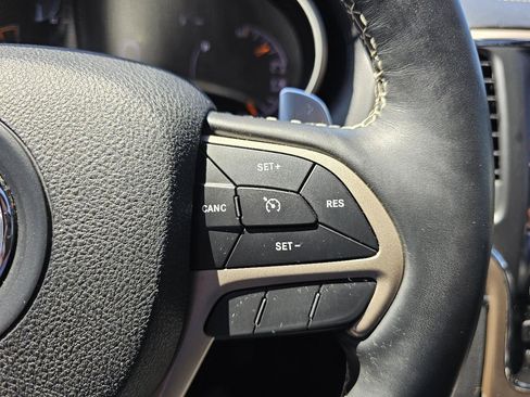 Used 2017 Jeep Grand Cherokee Overland AWD/4WD image 53