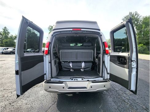 Used 2020 Chevrolet Express 2500 w/ Enhanced Convenience Package RWD image 14