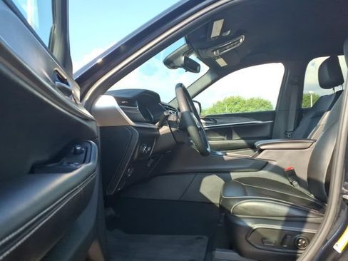 Used 2024 Jeep Grand Cherokee Limited AWD/4WD image 16