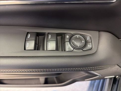 Used 2025 GMC Yukon XL Elevation AWD/4WD image 15
