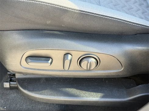 Certified 2024 Chevrolet Equinox LT image 32