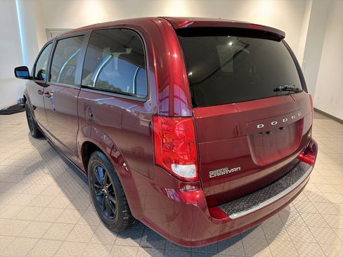 Used 2020 Dodge Grand Caravan GT image 3