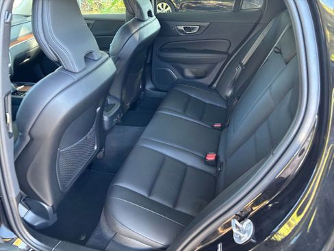 Used 2025 Volvo V60 B5 Cross Country Plus image 25
