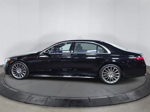 Used 2025 Mercedes-Benz S 580 4MATIC Sedan image 2