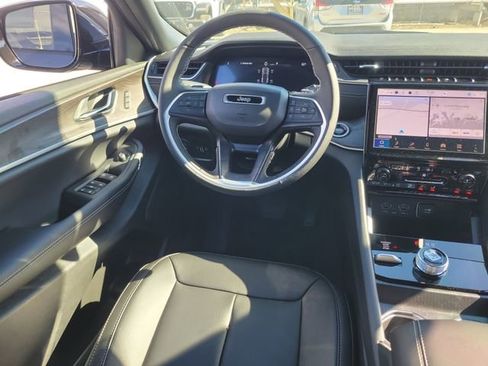 New 2025 Jeep Grand Cherokee Limited image 10