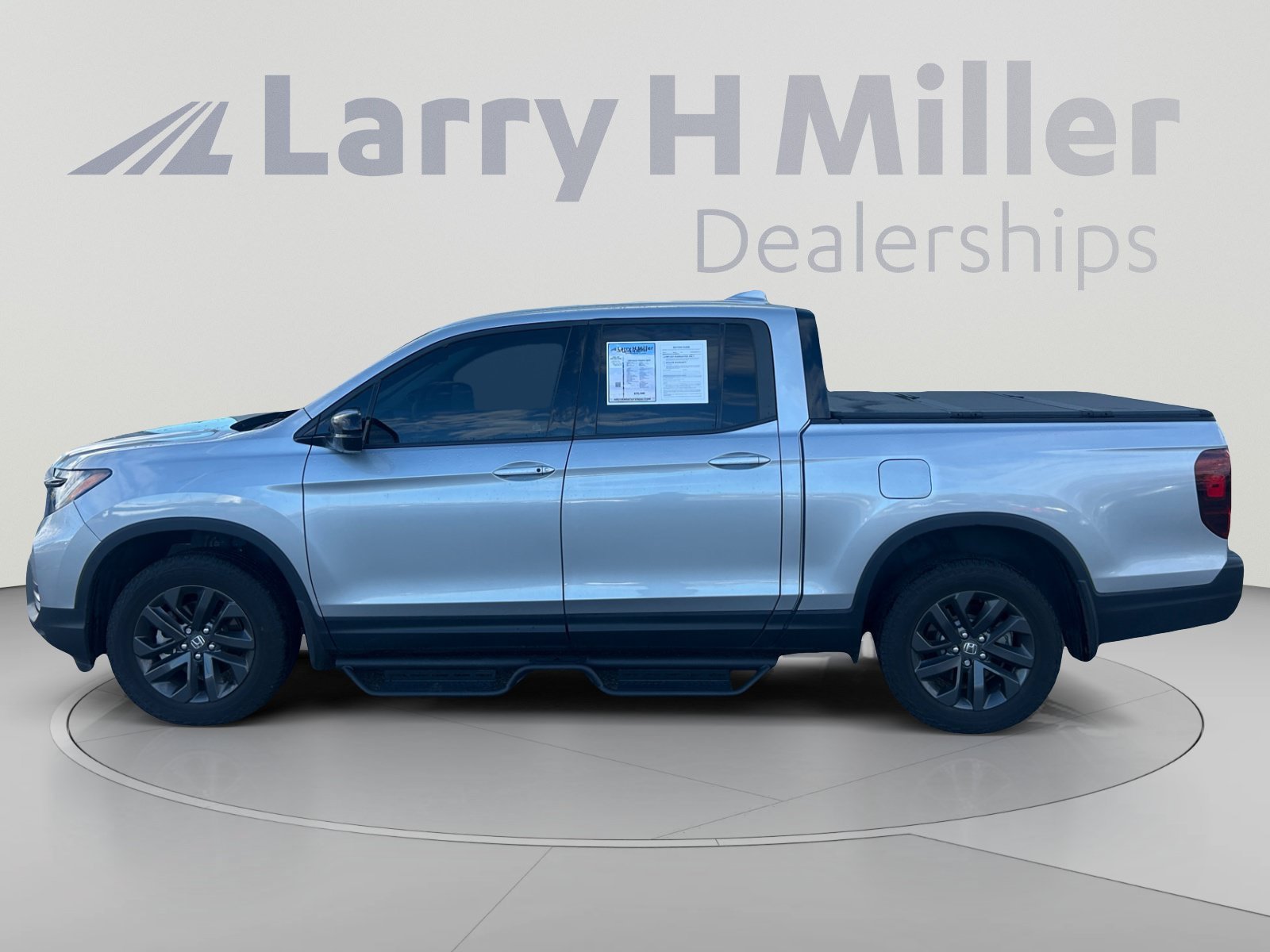 Used 2025 Honda Ridgeline Sport image 3