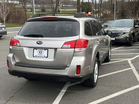 Used 2014 Subaru Outback 2.5i Premium image 5