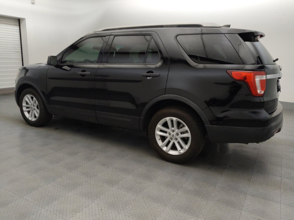 Used 2017 Ford Explorer FWD image 3