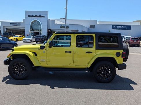Used 2023 Jeep Wrangler Unlimited Sahara w/ Cold Weather Group AWD/4WD image 10
