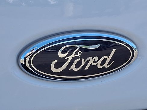 Used 2024 Ford Transit 250 Low Roof w/ Exterior Upgrade Package RWD image 30