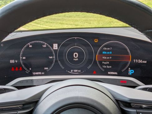 Used 2022 Porsche Taycan RWD image 10