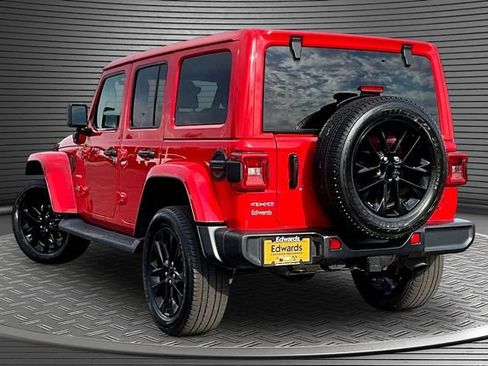 Used 2021 Jeep Wrangler Unlimited Sahara w/ Cold Weather Group AWD/4WD image 4