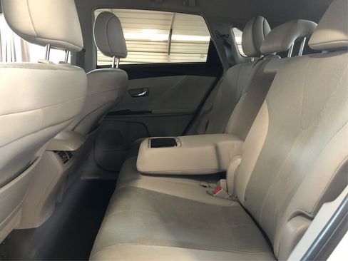 Used 2015 Toyota Venza LE image 9