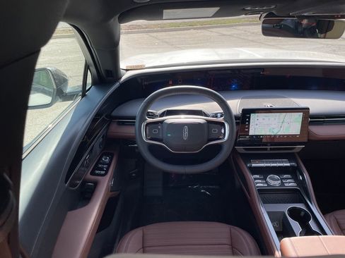 New 2026 Lincoln Nautilus Reserve image 18