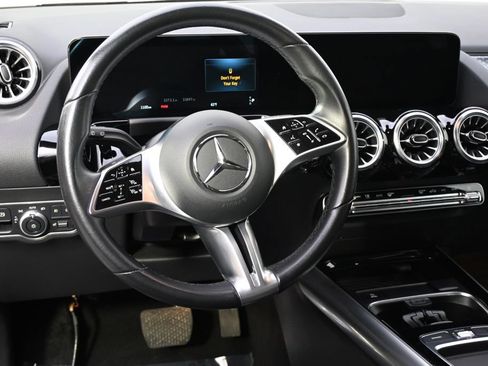 Used 2025 Mercedes-Benz GLA 250 4MATIC image 10