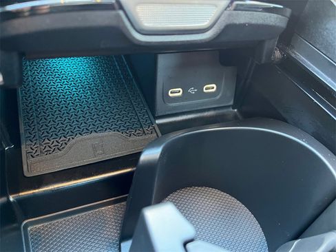 Used 2025 Mercedes-Benz C 300 4MATIC Sedan image 24