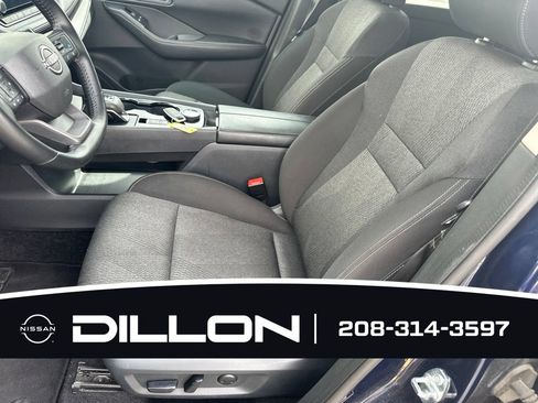 Used 2025 Nissan Rogue SV AWD/4WD image 10