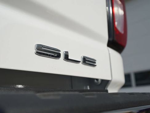New 2026 GMC Sierra 2500 SLE w/ SLE Value Package; AWD/4WD image 21