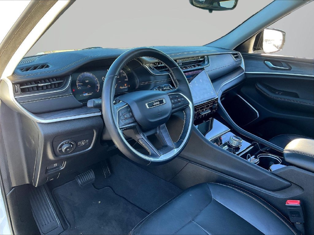 Used 2022 Jeep Grand Cherokee Limited AWD/4WD image 18
