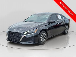 Used 2023 Nissan Altima 2.5 SV FWD video 2