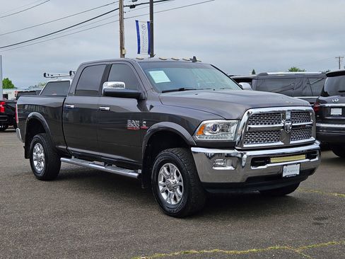 Used 2014 RAM 2500 Laramie w/ Convenience Group AWD/4WD image 7