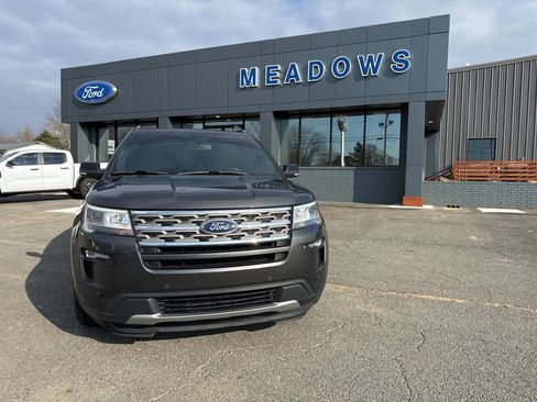 Used 2018 Ford Explorer XLT w/ Equipment Group 202A image 5