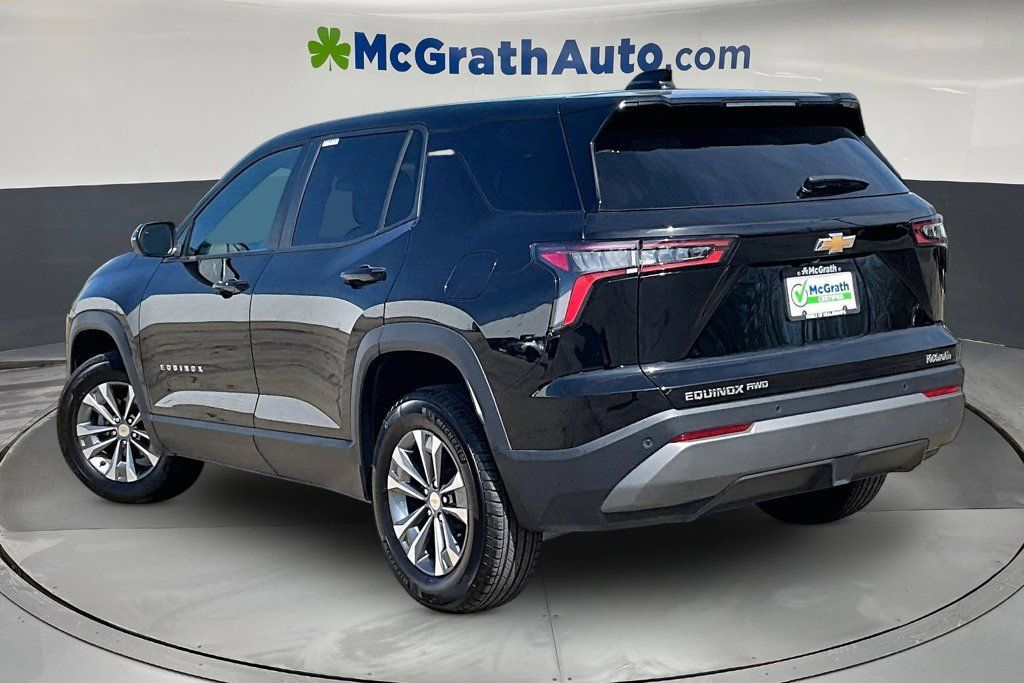 Used 2025 Chevrolet Equinox LT AWD/4WD image 5