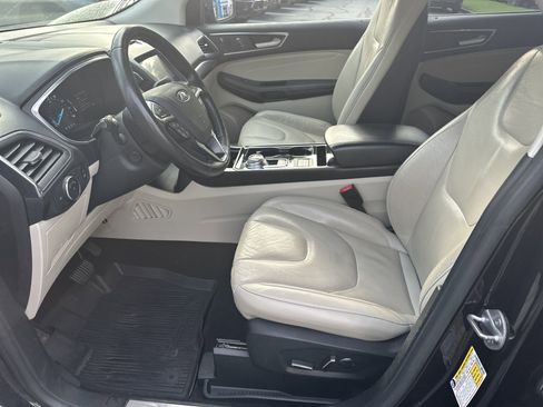 Used 2019 Ford Edge Titanium w/ Equipment Group 301A image 9