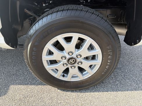 Certified 2025 Toyota Tacoma SR5 AWD/4WD image 29