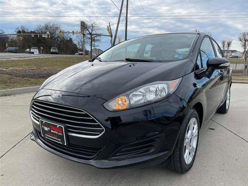 Used 2016 Ford Fiesta SE image 1