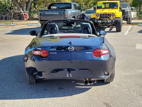 Used 2021 MAZDA MX-5 Miata Grand Touring image 3