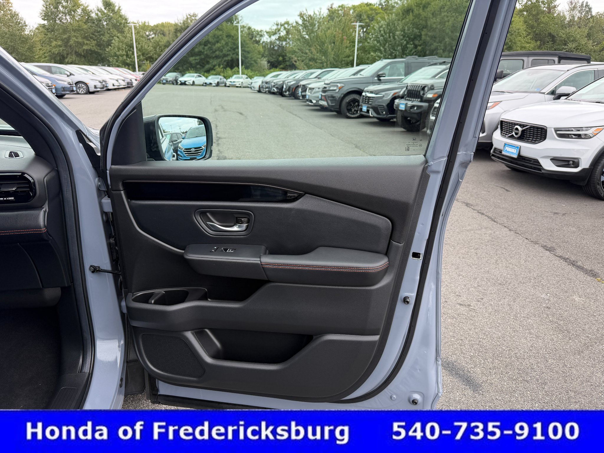 Certified 2025 Honda Pilot TrailSport image 13