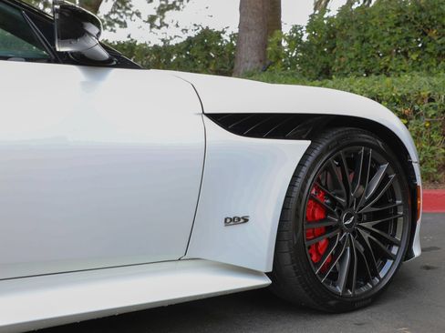 Used 2023 Aston Martin DBS Coupe RWD image 8