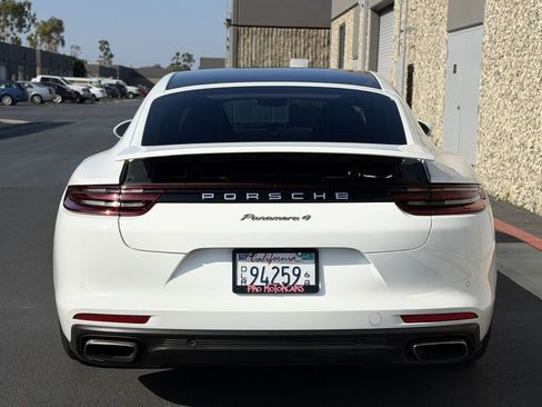Used 2018 Porsche Panamera 4 w/ Premium Package AWD/4WD image 4