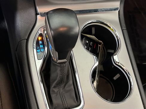 Used 2022 Jeep Grand Cherokee Limited image 17