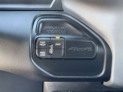 Used 2024 RAM 3500 Big Horn image 34