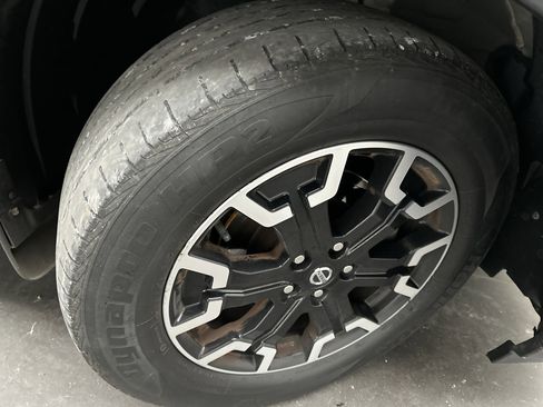 Used 2020 Nissan Pathfinder SL image 10