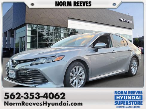 Used 2019 Toyota Camry LE image 1