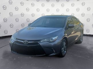 Used 2017 Toyota Camry SE image 1