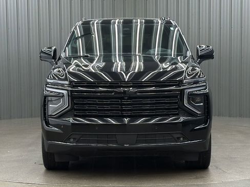 Used 2025 Chevrolet Suburban High Country AWD/4WD image 8