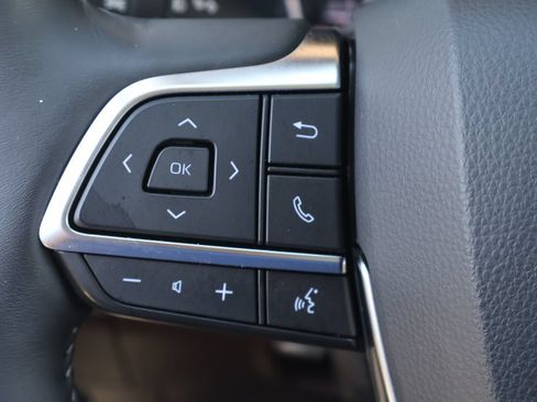 Used 2021 Toyota Highlander Platinum AWD/4WD image 24