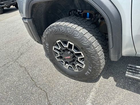 Used 2024 GMC Sierra 2500 AT4X AWD/4WD image 22
