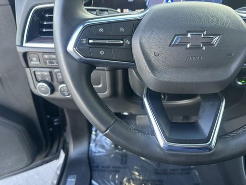 Certified 2025 Chevrolet Suburban Z71 image 4