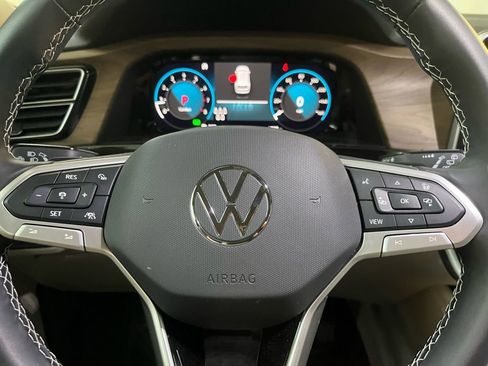 Certified 2025 Volkswagen Atlas SE image 18