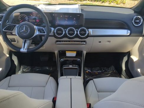 Used 2025 Mercedes-Benz GLB 250 image 13