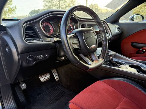Used 2016 Dodge Challenger SRT Hellcat image 21