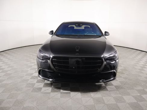 Used 2023 Mercedes-Benz S 580e 4MATIC Sedan image 2