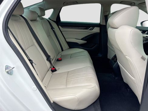 Used 2018 Honda Accord Touring image 28