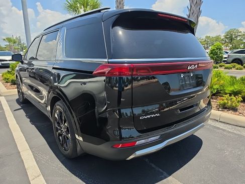 Certified 2023 Kia Carnival SX FWD image 13