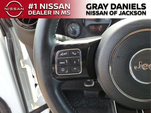 Used 2017 Jeep Wrangler Unlimited Sahara AWD/4WD image 14